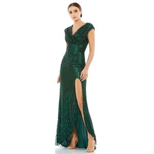 NWT Mac Duggal Emerald Sequin Evening Gown 5441 size 6